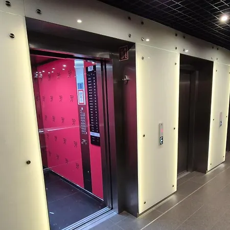 Towarowa 39 Tokio Apartment, Free Parking, Air-conditioning, Self Check-in 24h Apartament