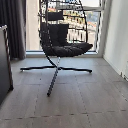 Towarowa 39 Tokio Apartment, Free Parking, Air-conditioning, Self Check-in 24h Poznań
