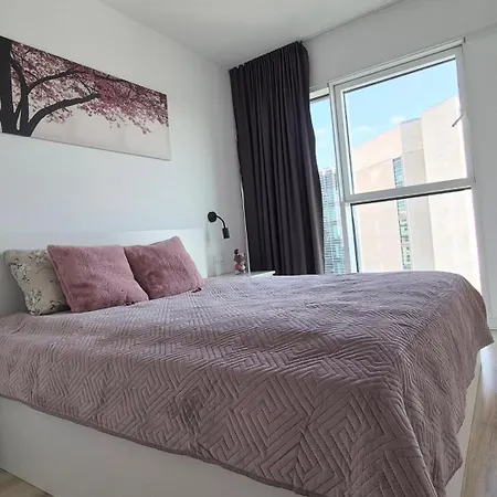 Towarowa 39 Tokio Apartment, Free Parking, Air-conditioning, Self Check-in 24h *