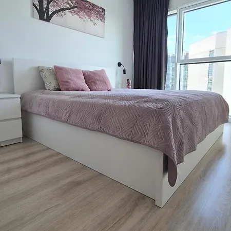 Towarowa 39 Tokio Apartment, Free Parking, Air-conditioning, Self Check-in 24h Apartament