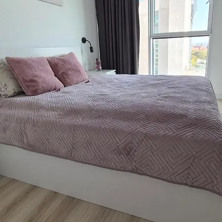 Towarowa 39 Tokio Apartment, Free Parking, Air-conditioning, Self Check-in 24h *