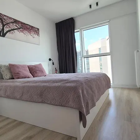 Towarowa 39 Tokio Apartment, Free Parking, Air-conditioning, Self Check-in 24h Apartament