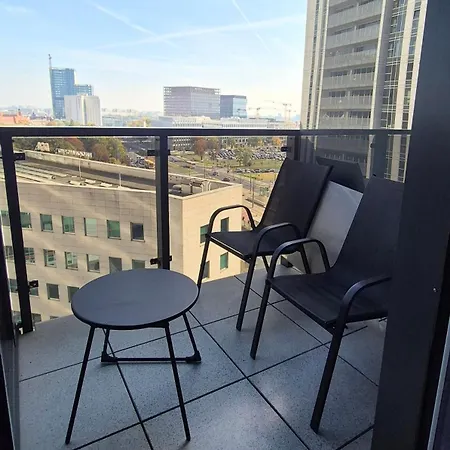 Towarowa 39 Tokio Apartment, Free Parking, Air-conditioning, Self Check-in 24h Apartament *