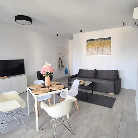 Apartament Towarowa 39 Tokio Apartment, Free Parking, Air-conditioning, Self Check-in 24h *